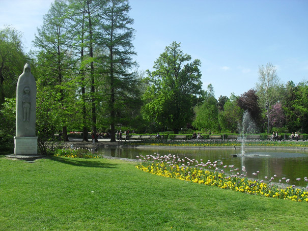 Dunavski park u Novom Sadu, april 2011 14 A.jpg